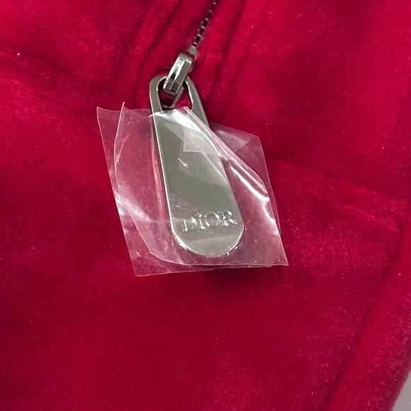 DIOR Cranberry Red Velvet Cosmetics Makeup Pouch Bag Original Box New - Picture 5 of 7